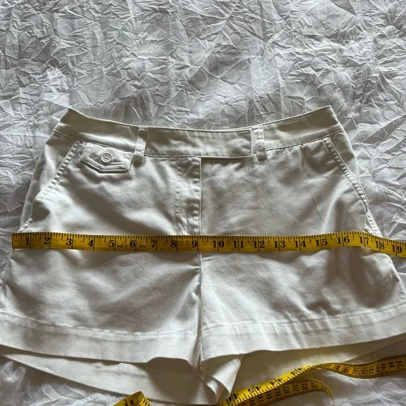 Jones New York White/Off White Low Rise Shorts - Picture 3 of 8